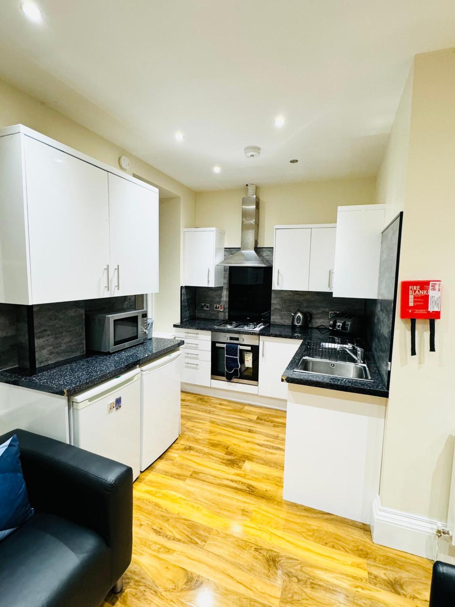 3 Bedroom With Castle Views Apartment *